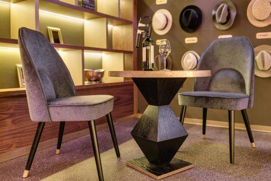 Syndicate Bar & Lounge